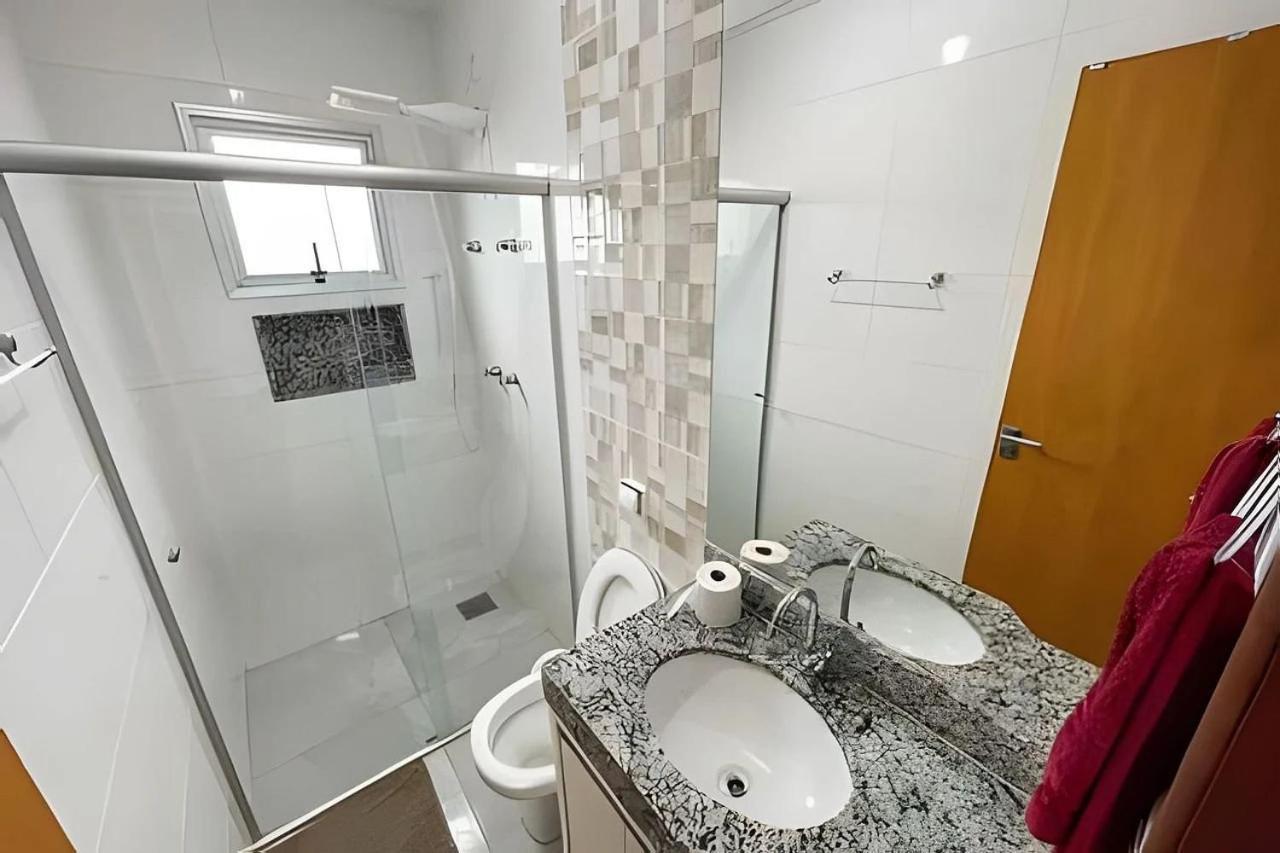 104 - Apartamento Completo Para Ate 7 Hospedes Patos de Minas Exterior photo